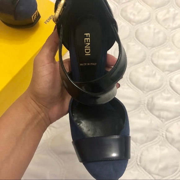 Fendi Decollette Pumps - Picture 4 of 5